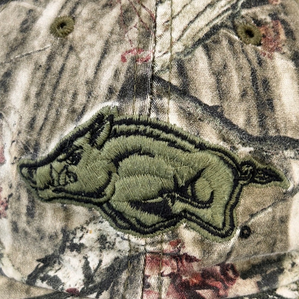 Arkansas Razorbacks Mens Camo Top of the World Trucker Hat Snapback OSFA - Picture 2 of 12